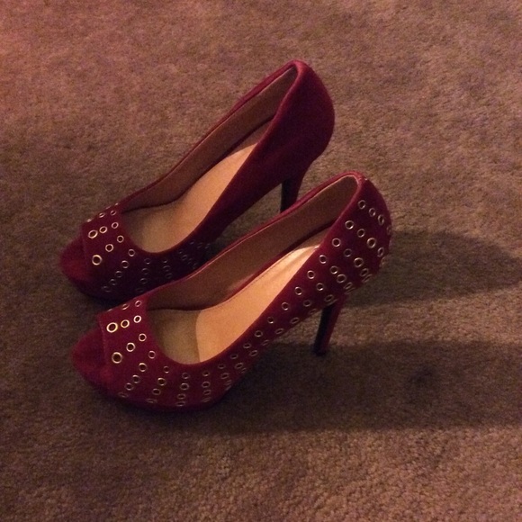 Hot pink studded suede heel - Picture 5 of 5